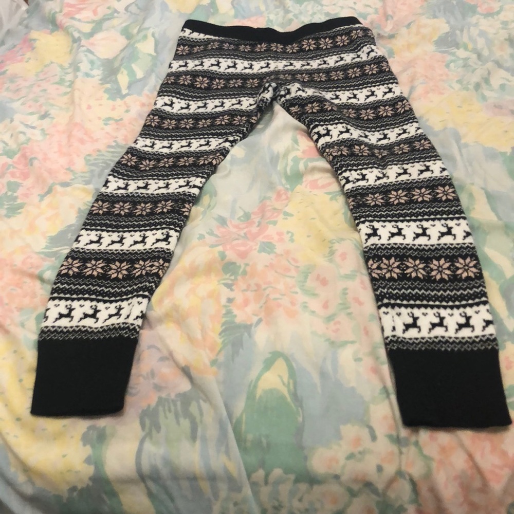 The children’s place christmas themed leggings.